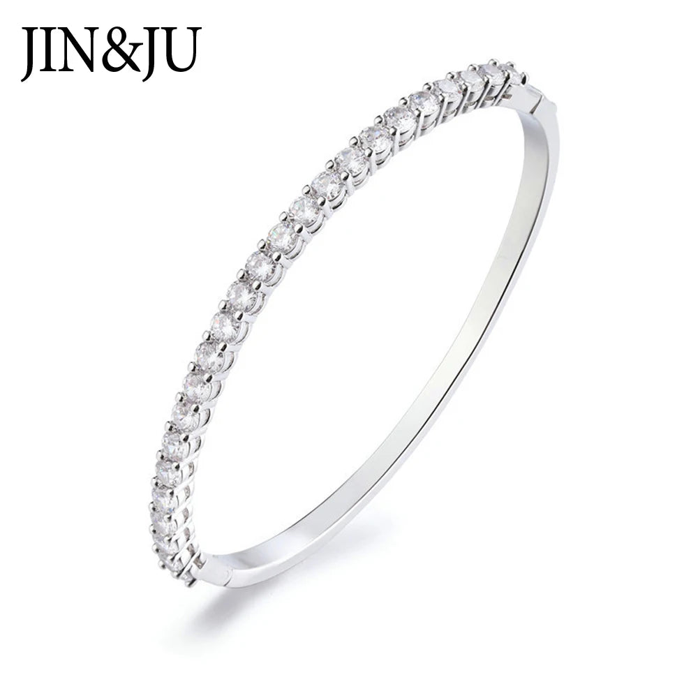 Elegant Luxury Cuff Bangle - 18K Gold Plated