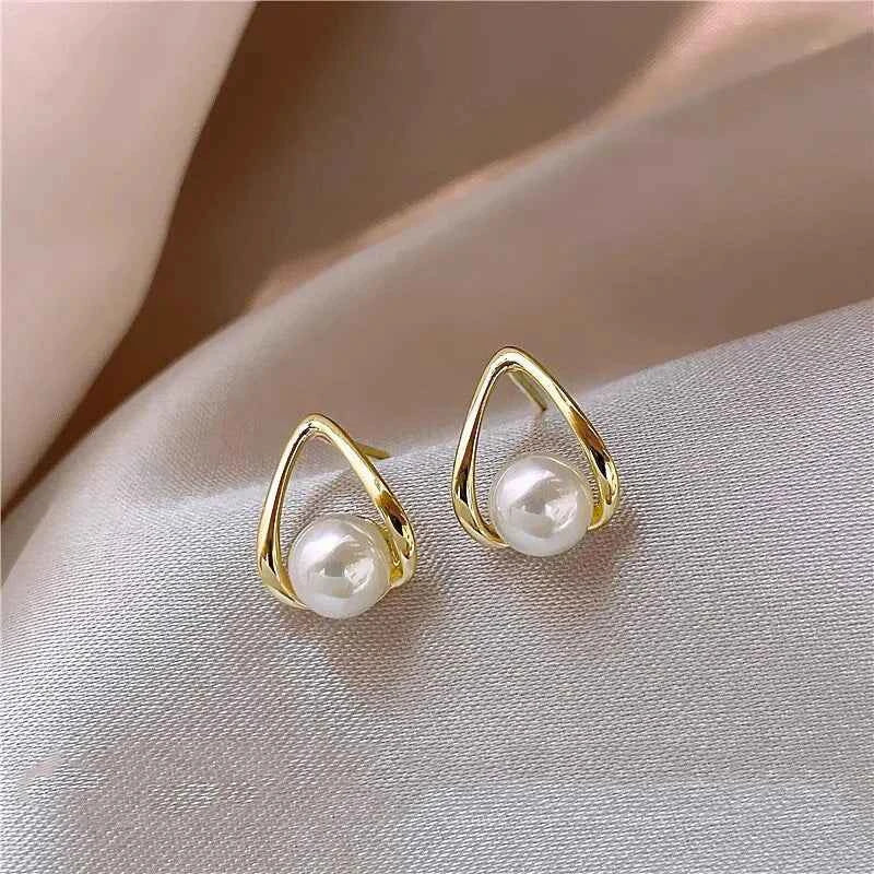 Catechandlo AAA Grade Bezel Set Pearl Earrings 18K Gold Plated Akoya Studs Geometric Minimalist Design for Women Everyday Wear