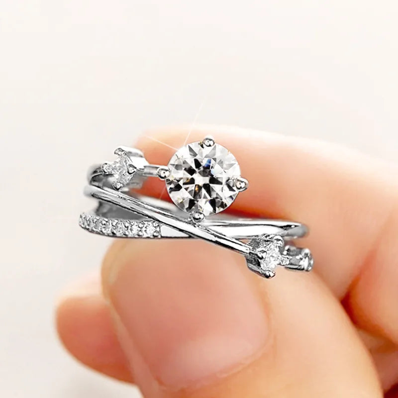 Elegant White Gold Engagement Ring - Round Brilliant Cut Diamond