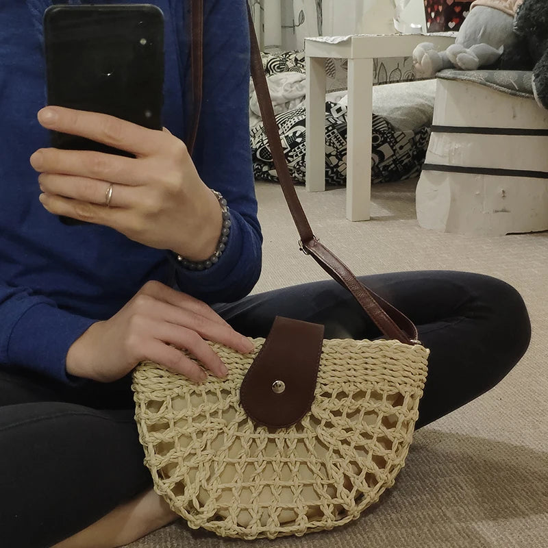 Elegant Straw Semicircle Bag - Chic Summer Crossbody