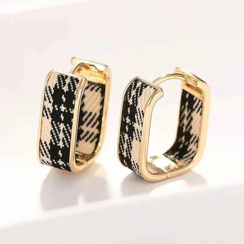 E4541 Light Yellow Plaid Hoop Earrings 22k Gold Plated Women's Classic Everyday Wear