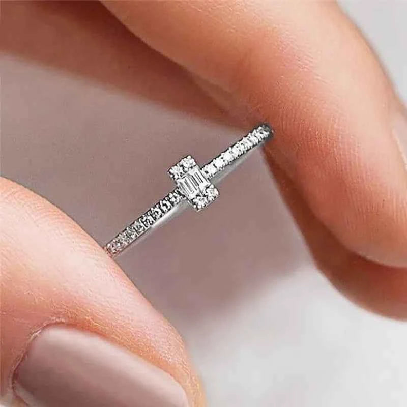 F1227 Rose Gold Diamond Women's Emerald Cut Natural Diamond Engagement Ring G Color Side Diamond Elegant Jewelry