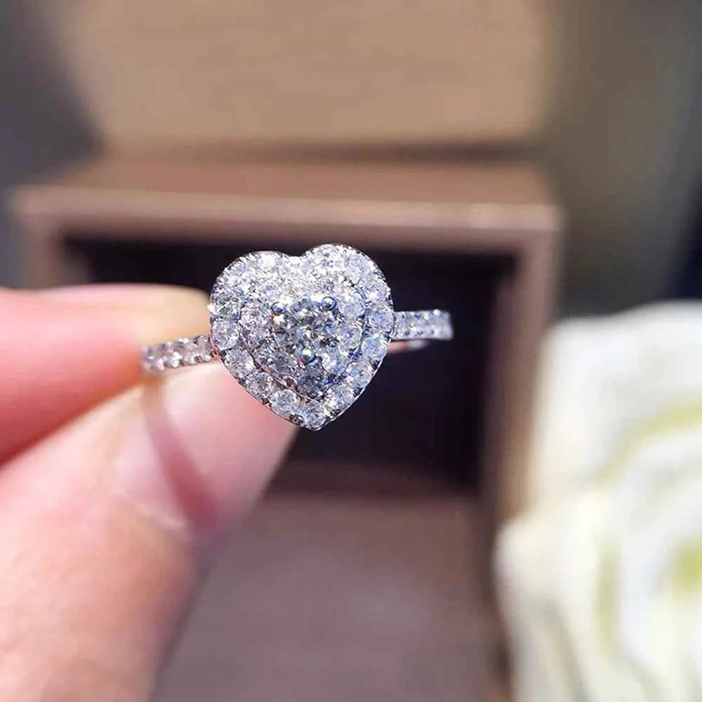 F1573 Heart Cut Diamond Ring Natural White Gold Women's Engagement Ring G Color Diamond Center With Side Stones