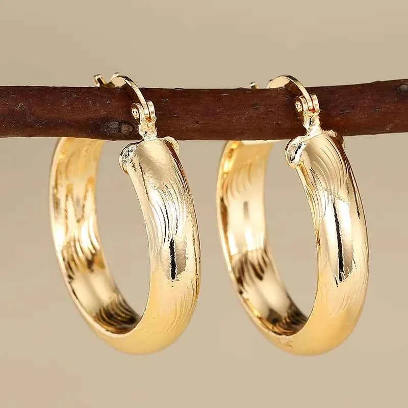 Golden Hoop Earrings 18K Gold Plated Zinc Alloy Classic Style Unisex Fashion Jewelry