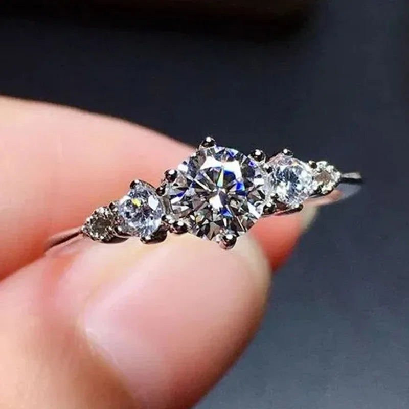 Elegant Classic Engagement Ring - Round Brilliant Cut with Side Diamonds