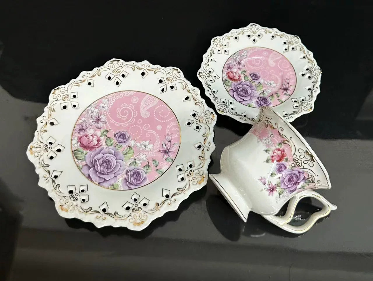 Elegant Palace Style Tea Set - Premium Porcelain Collection