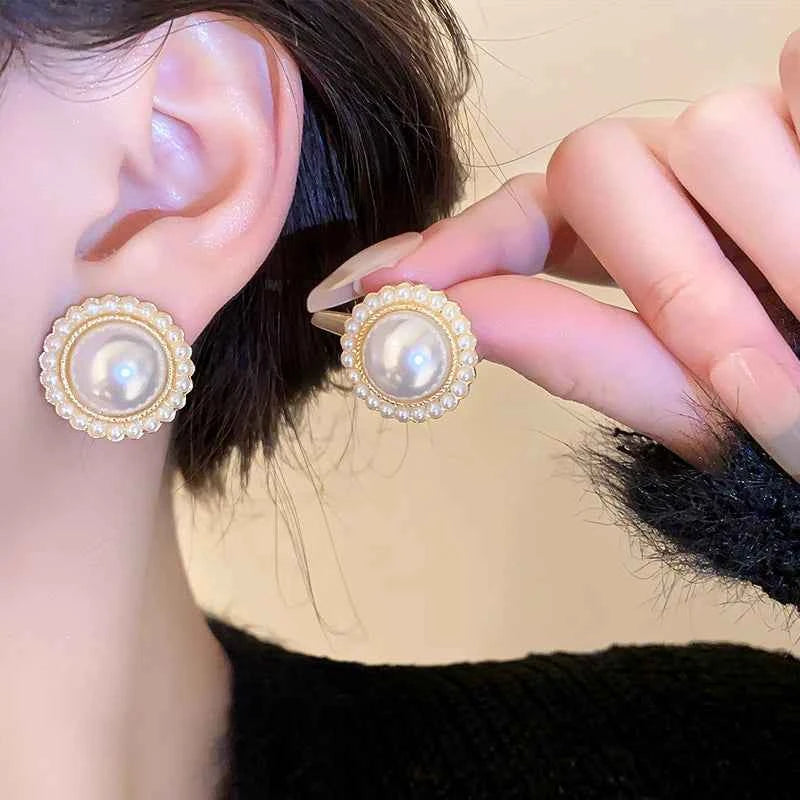 Elegant Gold Pearl Stud Earrings - Geometric Round Jewelry