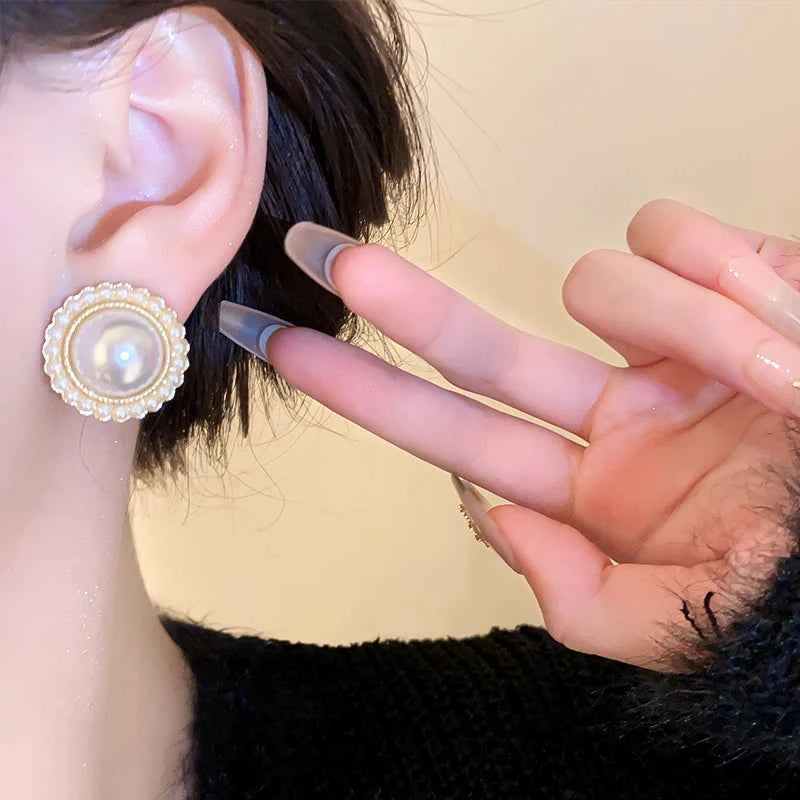 Elegant Gold Pearl Stud Earrings - Geometric Round Jewelry