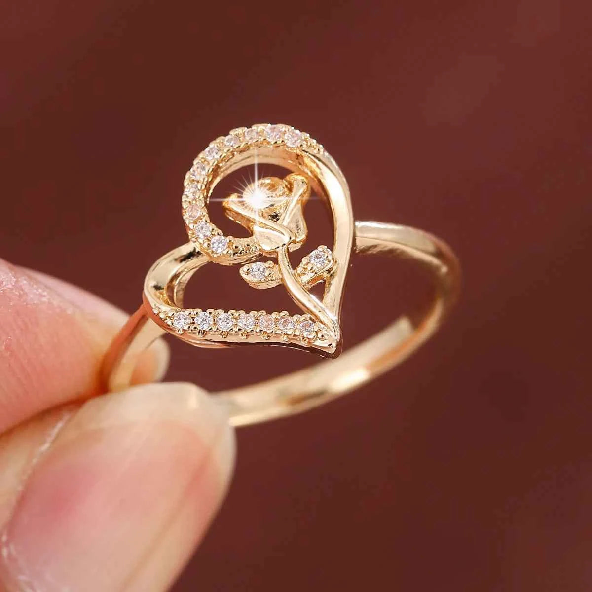 Elegant Rose-Shaped Synthetic Zirconia Women's Ring For Daily Gifting  Jewelry Accessory