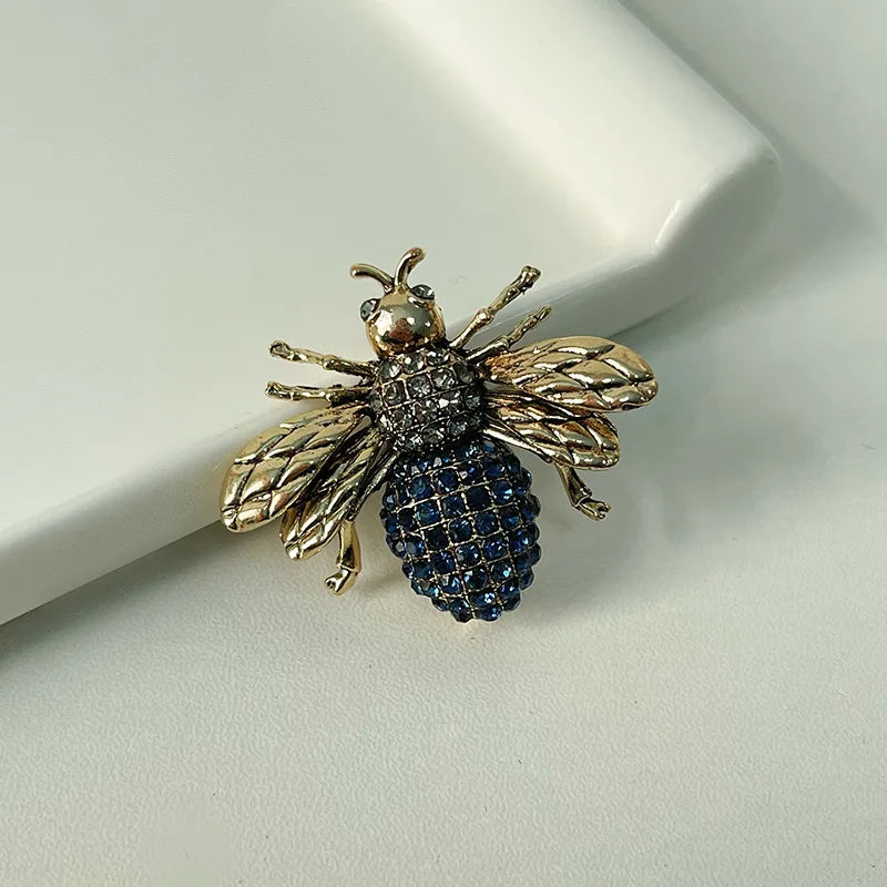 Elegant Crystal Bee Brooch Pin - Vintage Rhinestone Insect Badge