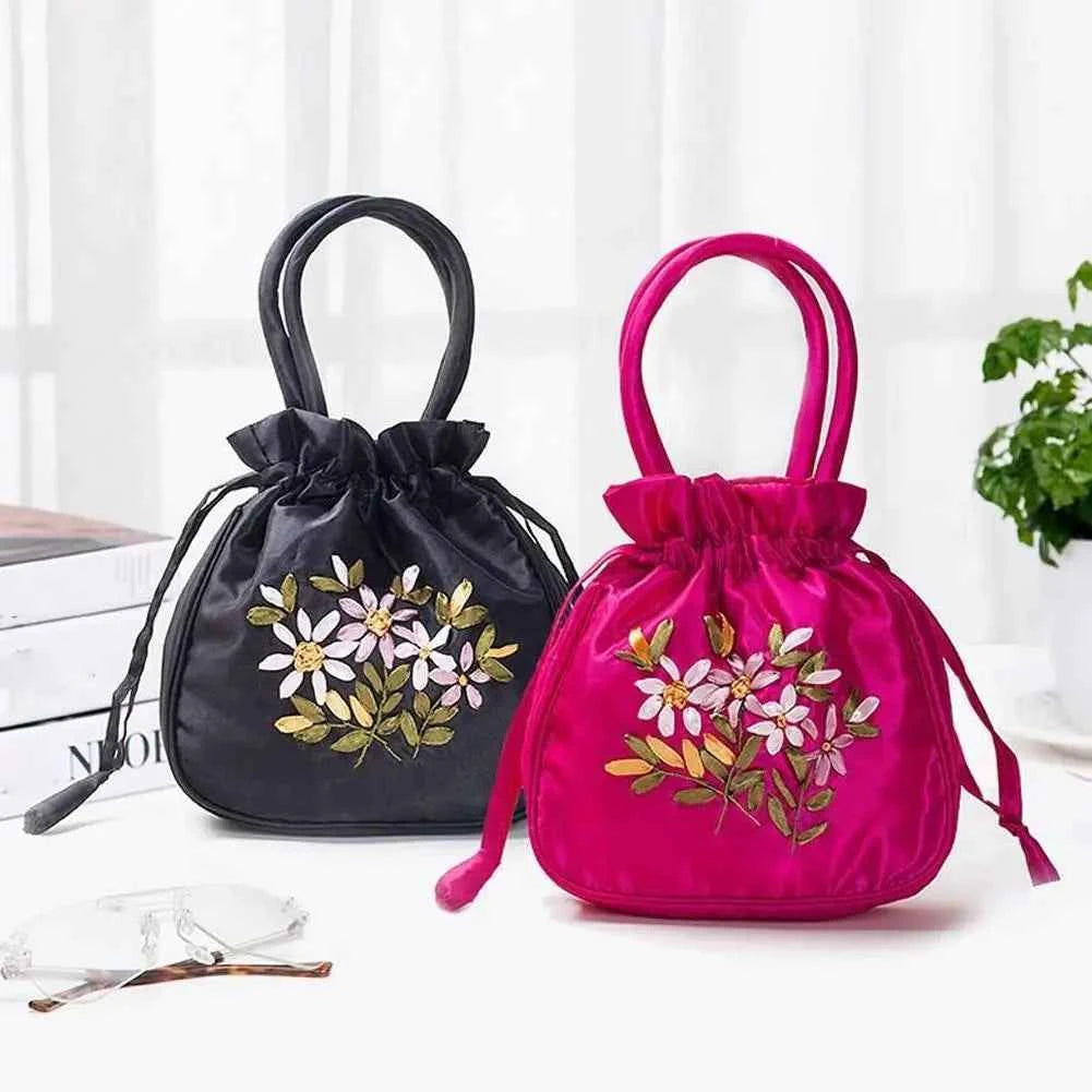 Elegant Embroidery Drawstring Bag - Vintage Hanfu Accessory