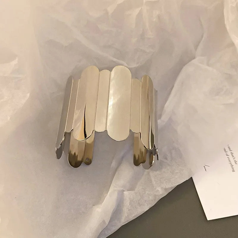 Elegant Luxury Wide Edge Bracelet - Personalized Temperament