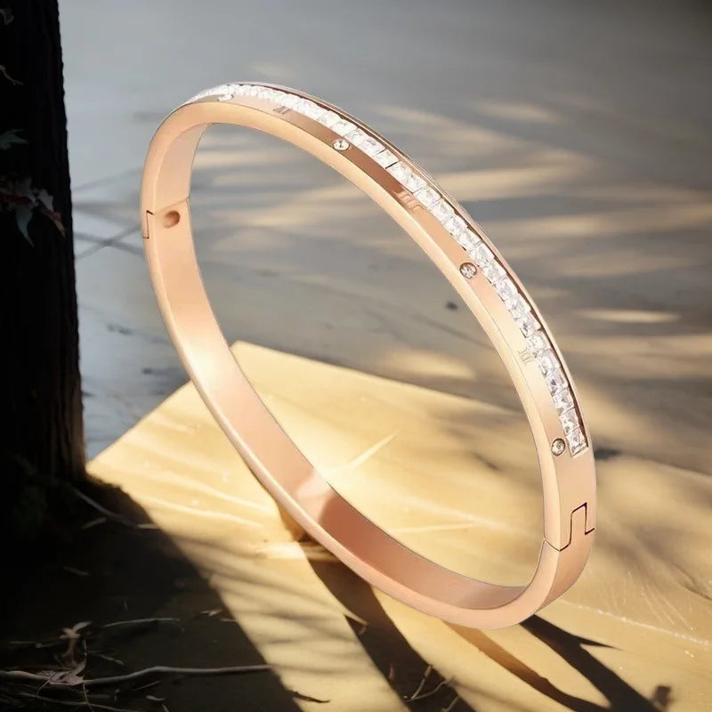 Luxury Roman Numerals Bracelet - Stainless Steel Elegance