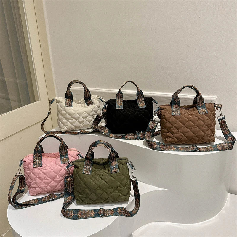 Elegant Rhombus Shoulder Bag - Spacious & Versatile