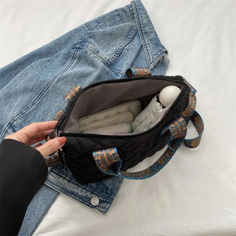 Elegant Rhombus Shoulder Bag - Spacious & Versatile