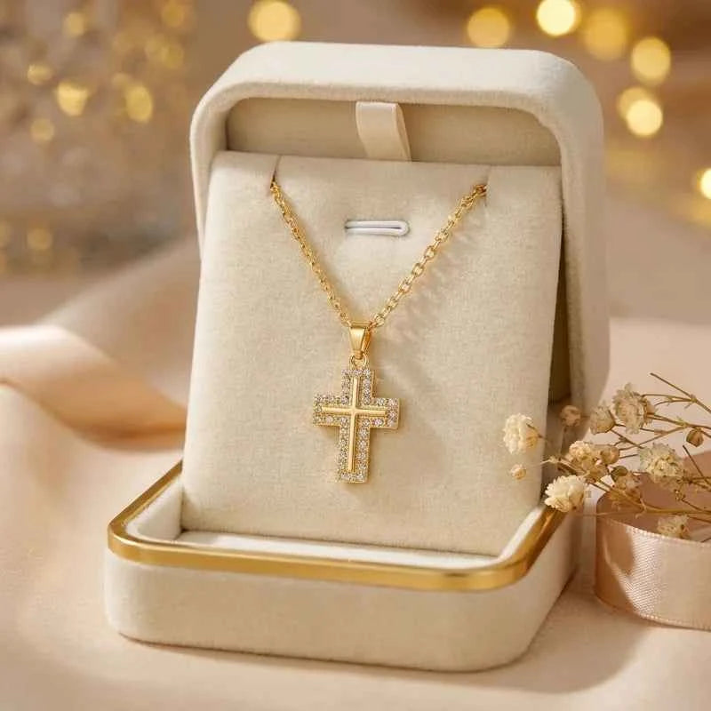 Elegant Cross Necklace - Luxury Collarbone Chain for Women