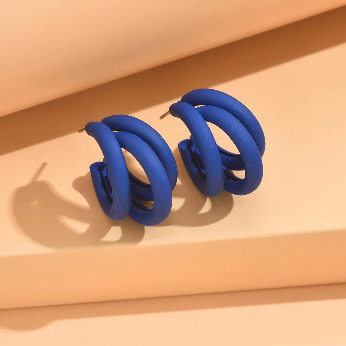 Elegant Gold Hoop Earrings - Vintage Geometric Statement Jewelry