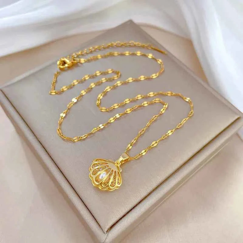 Elegant French Hollow Shell Pearl Necklace - Stainless Steel