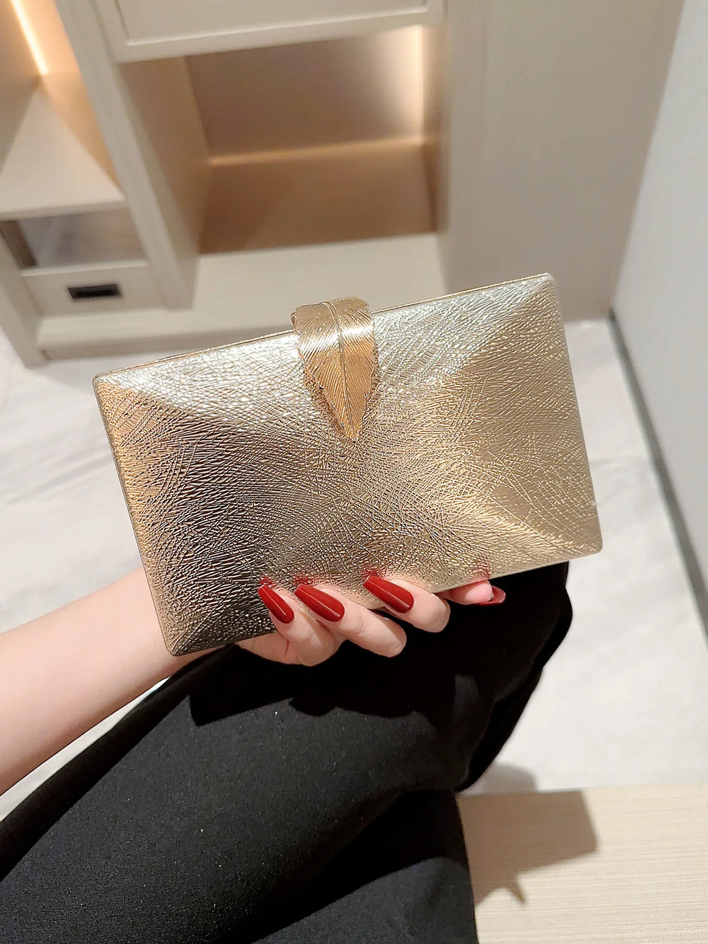 Elegant Gold Evening Clutch - Leaf Buckle Box Bag