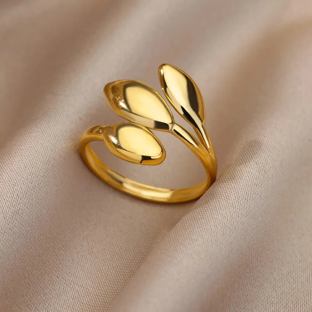 Luxury Classic Gold Stainless Steel Ring for Women