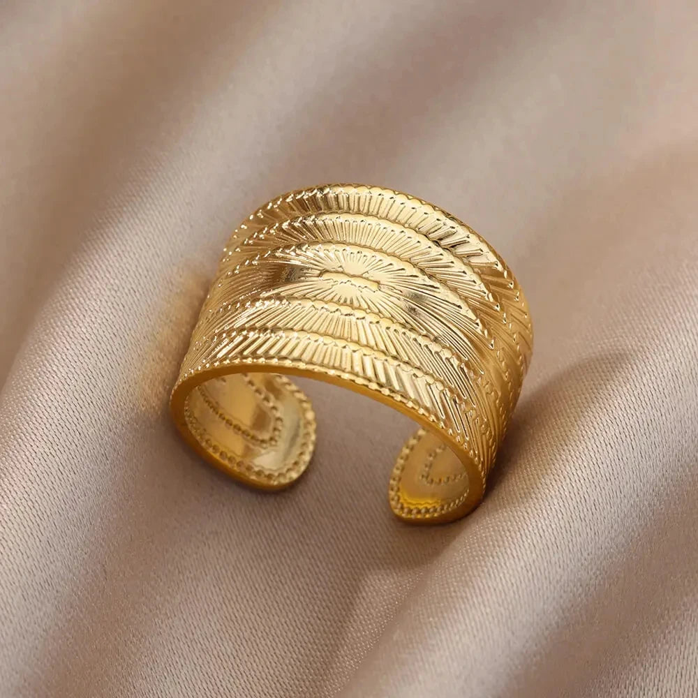 Luxury Classic Gold Stainless Steel Ring for Women