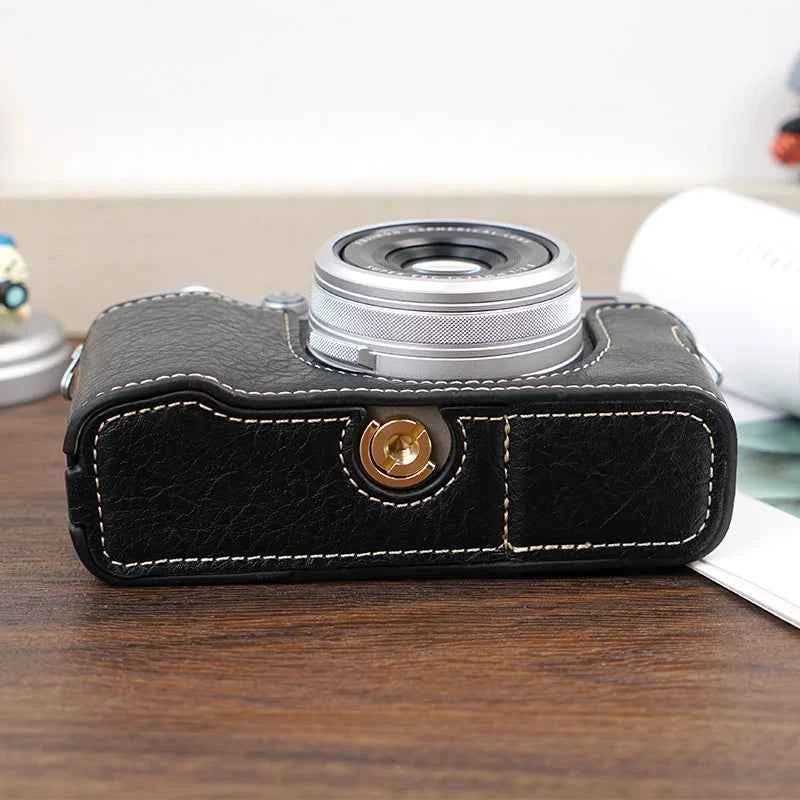 Camera Half Case for Fujifilm X100VI Fuji X100VI Man-made Leather Bottom Open with Shoulder Strap Camera Protector Baseplate