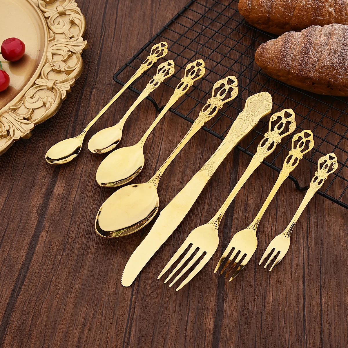 Elegant Rose Gold Dinnerware Set - 20-Piece Flatware