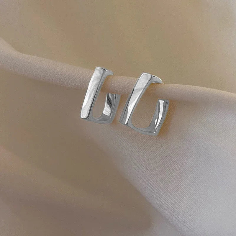 Elegant Geometric Hoop Earrings - Modern Irregular Circle Jewelry