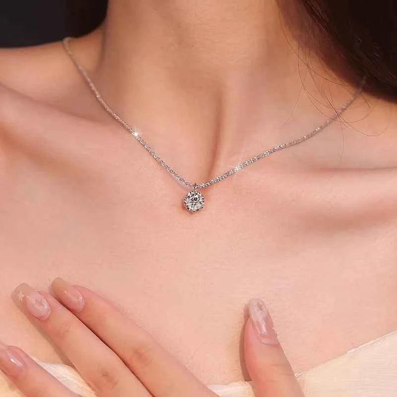 Luxury Silver Zircon Pendant Necklace - Elegant Italian Chain