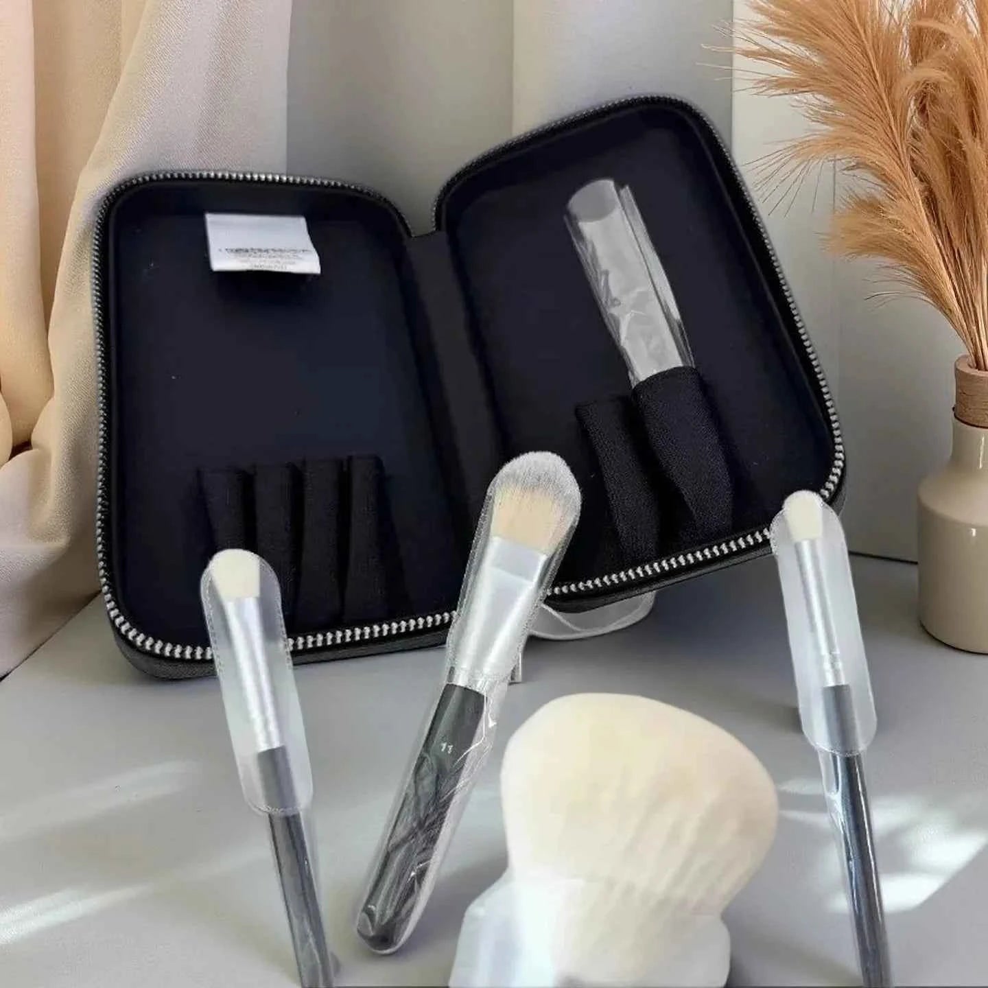 Premium Luxury Travel Makeup Brush Set - Essential Collection