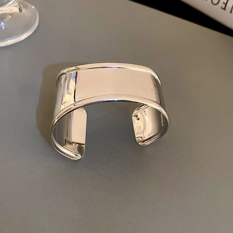 Elegant Luxury Wide Edge Bracelet - Personalized Temperament