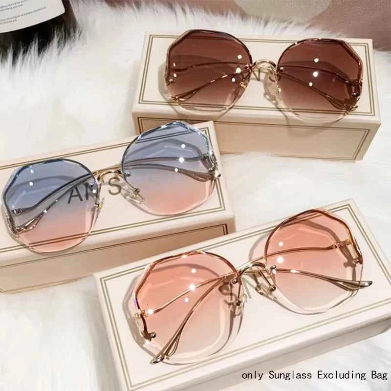 Vintage Oversized Square Sunglasses - UV400 Metal Design