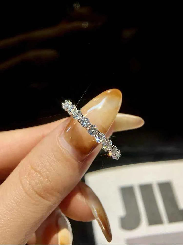 Elegant Sterling Silver Zircon Ring - Classic Minimalist Jewelry