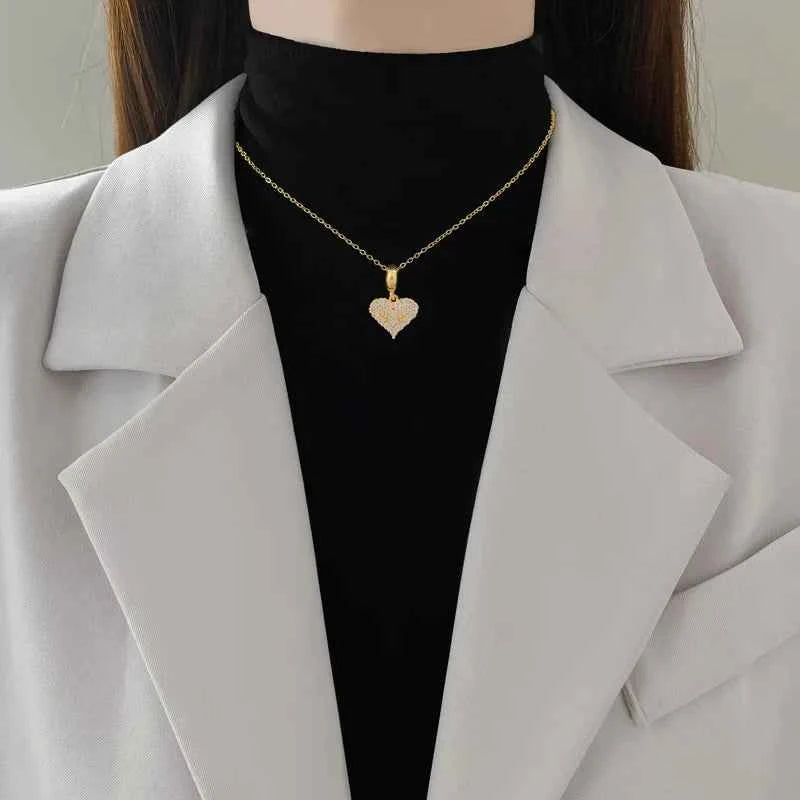 Elegant Titanium Steel Heart Necklace - Gold Fashion Jewelry