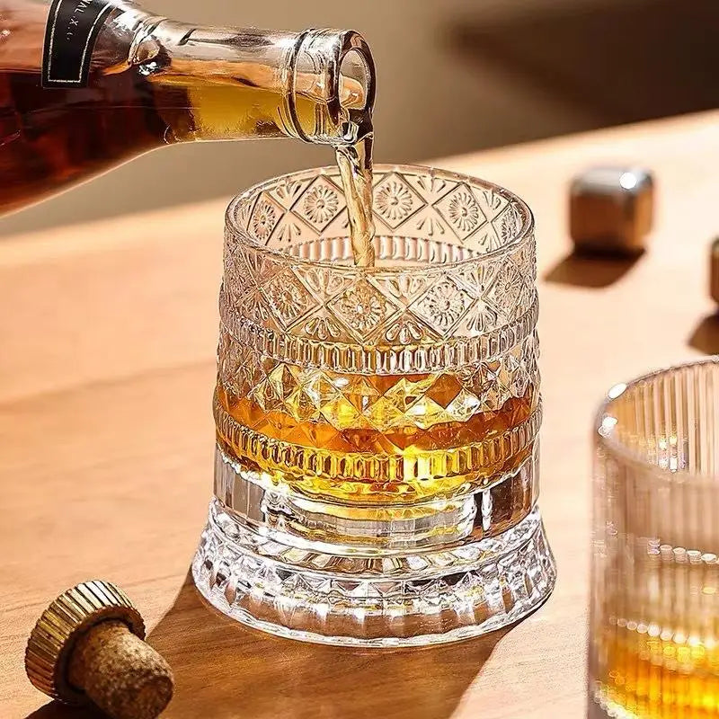 Elegant Rotating Whiskey Glass - Crystal Clear Drinkware
