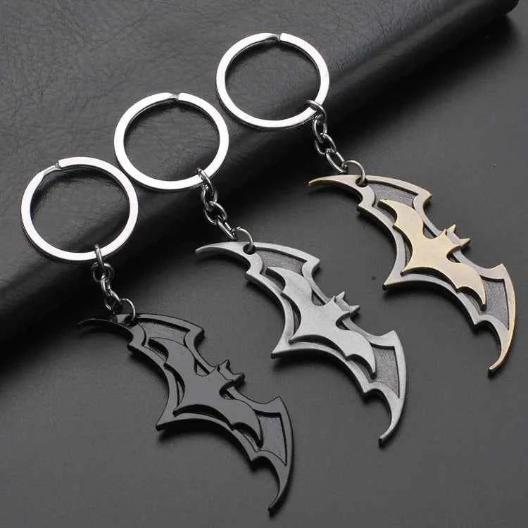 3 types Batman anime keychain creative keychain high-end car couple keychain TOYS Gift