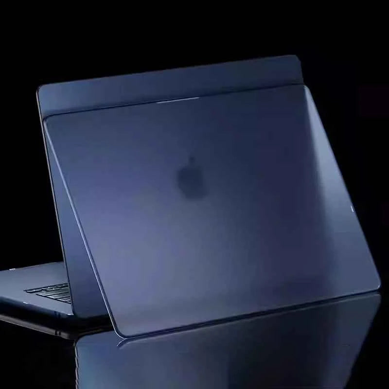 Ultra thin MacBook Pro case in Ice Frost Clear