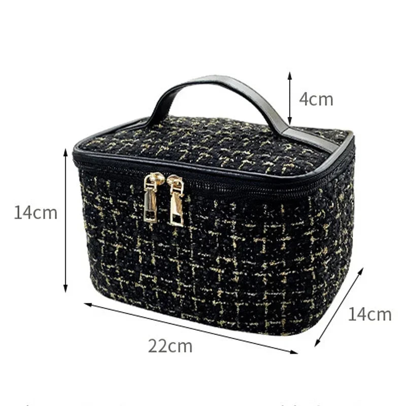 Elegant Knitted Makeup Bag - Portable Cosmetic Organizer