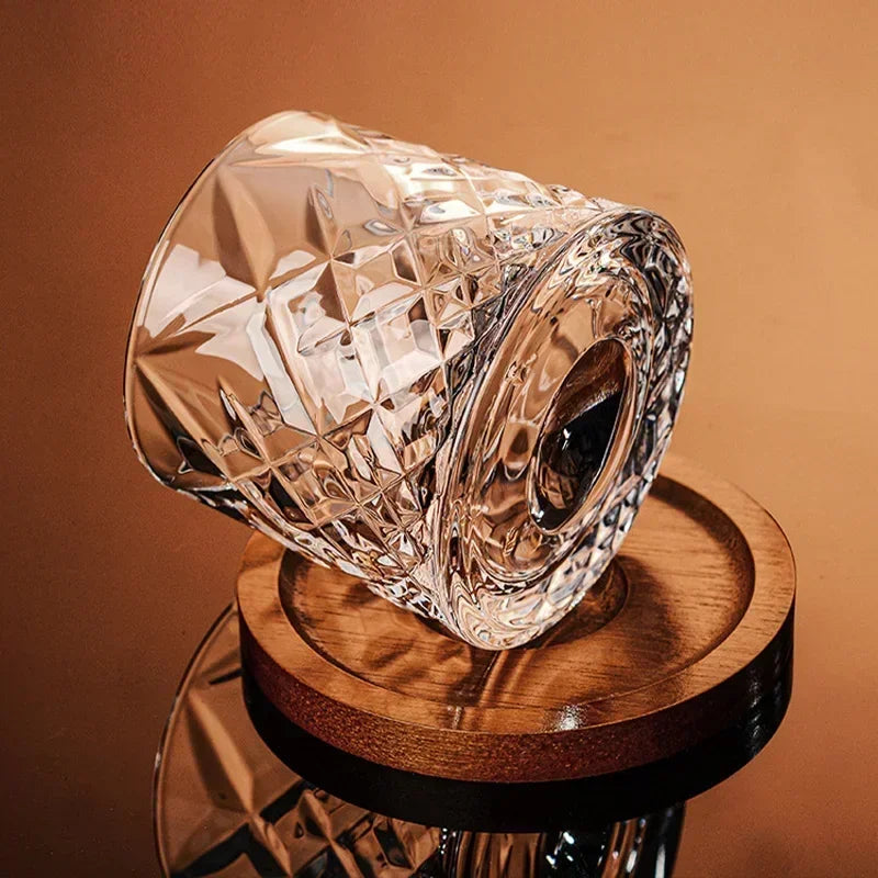 Elegant Crystal Whiskey Glass - Classic Tumbler Design