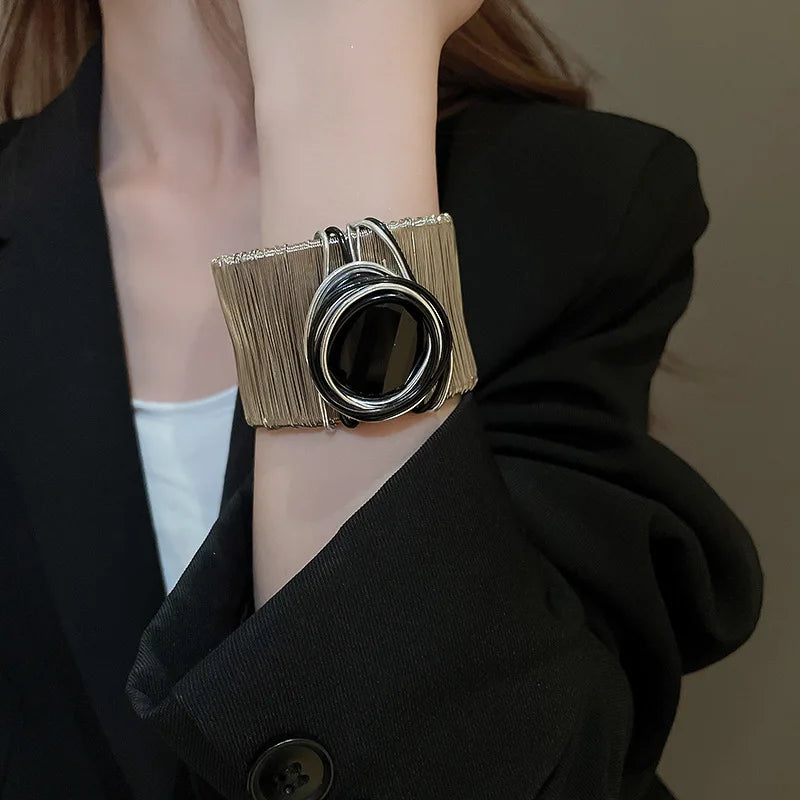 Elegant Luxury Wide Edge Bracelet - Personalized Temperament