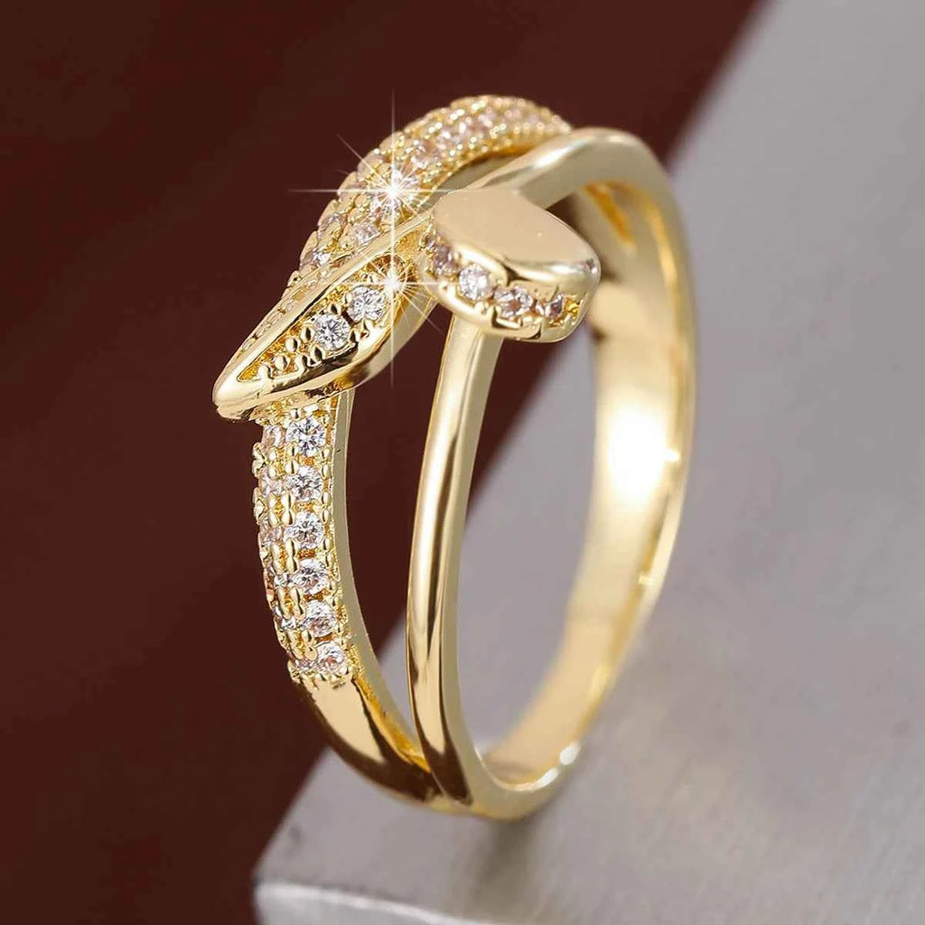 Sparkling zirconia copper ring - elegant geometric design with synthetic zircon stones