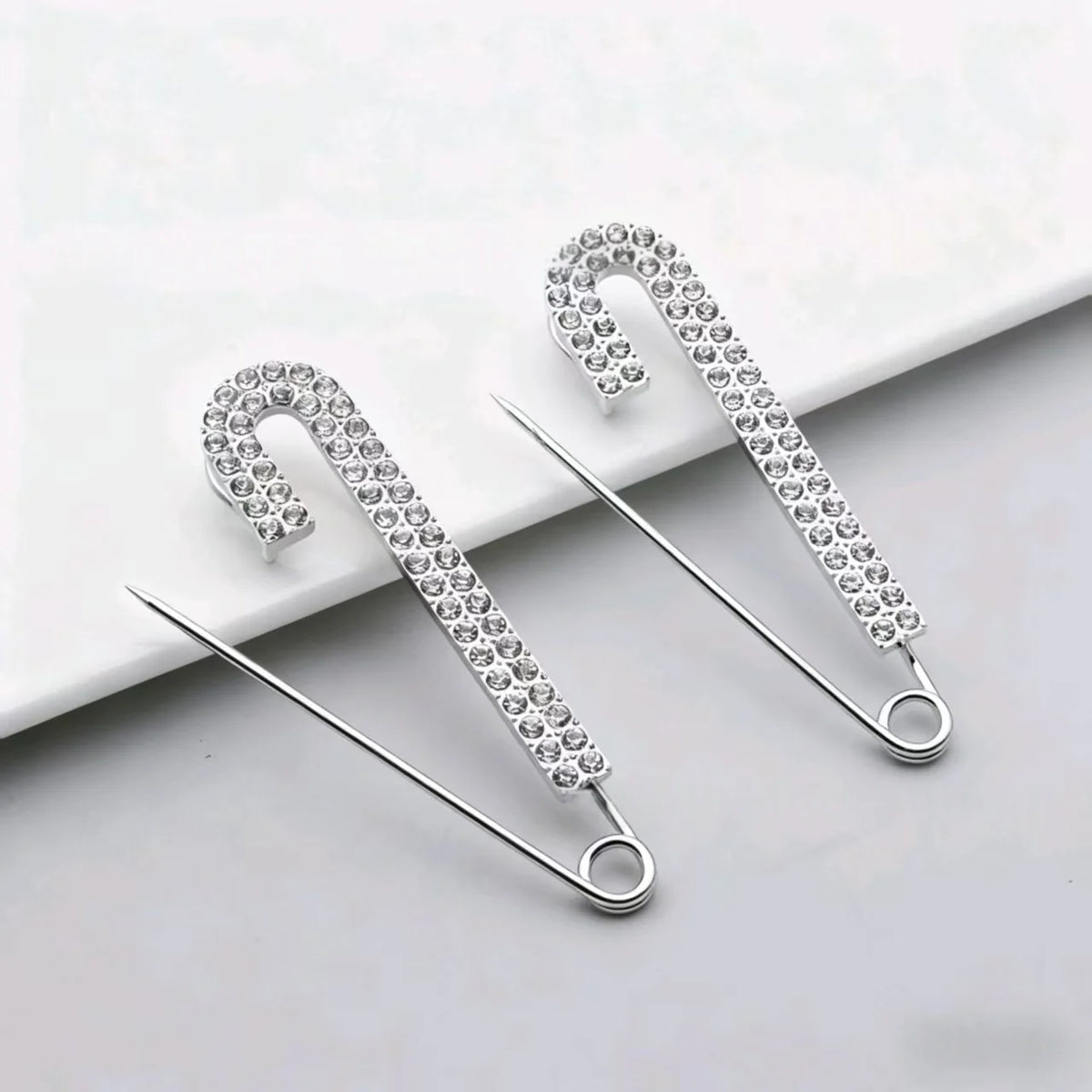 Elegant Gold Crystal Rhinestone Brooch Pin for Women