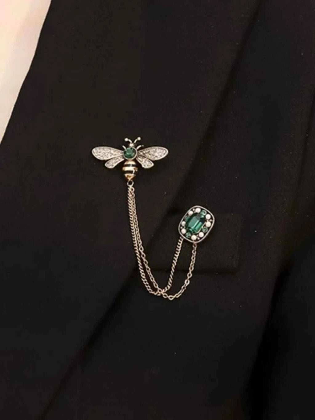Luxury Crystal Bee Brooch - Elegant Sweater Pin