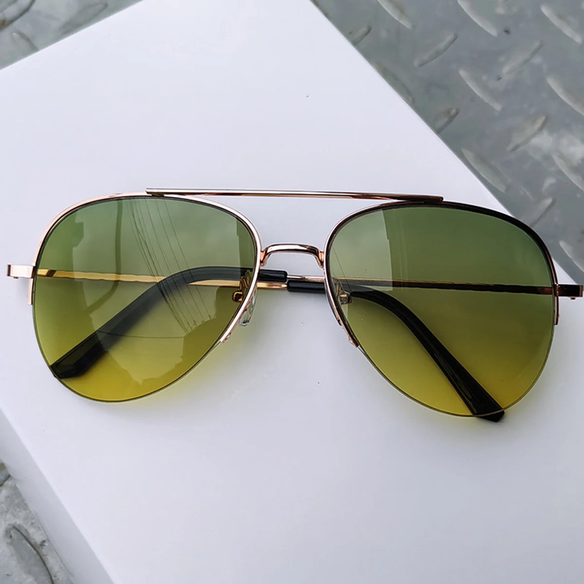 Classic Men's Aviator Sunglasses - Premium UV Protection & Style