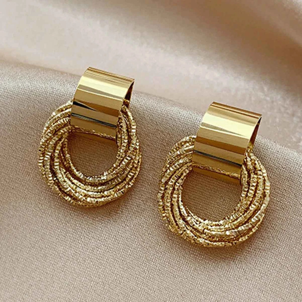 Elegant Gold Loop Earrings - Minimalist Light Luxury Jewelry