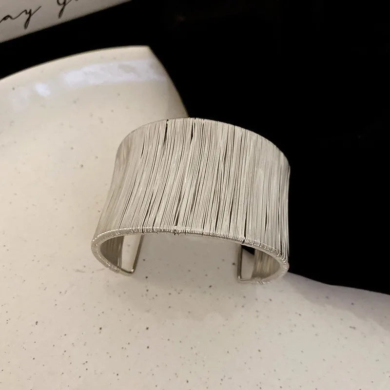 Elegant Luxury Wide Edge Bracelet - Personalized Temperament