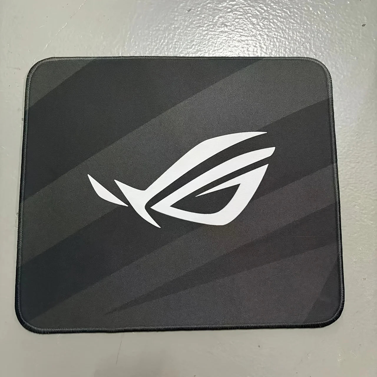 Premium Gaming Mouse Pad - Non-Slip & High-Res Pattern