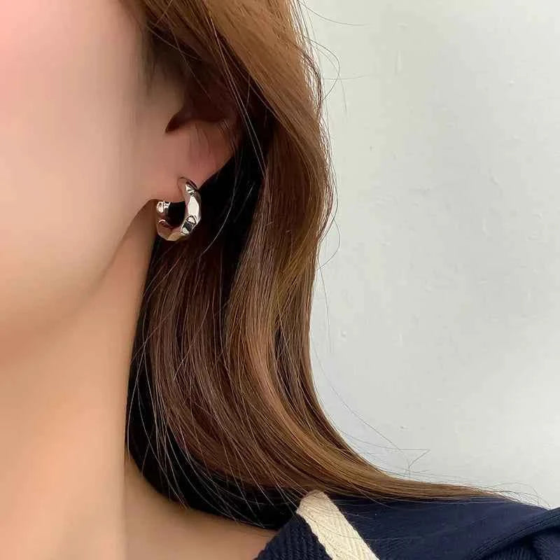 Elegant Geometric Hoop Earrings - Modern Irregular Circle Jewelry