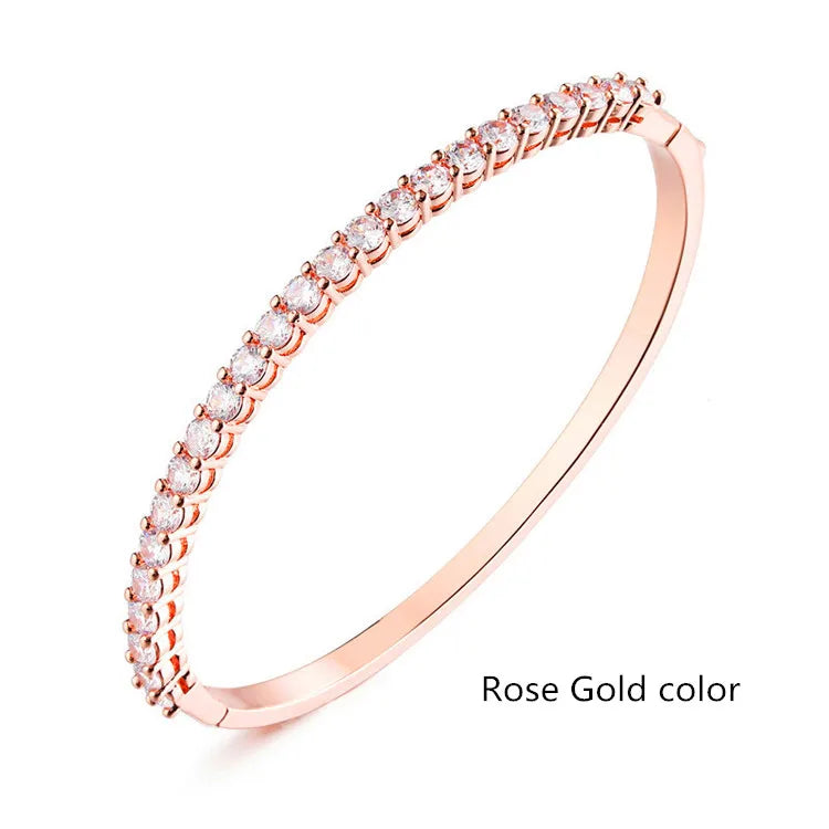Elegant Luxury Cuff Bangle - 18K Gold Plated