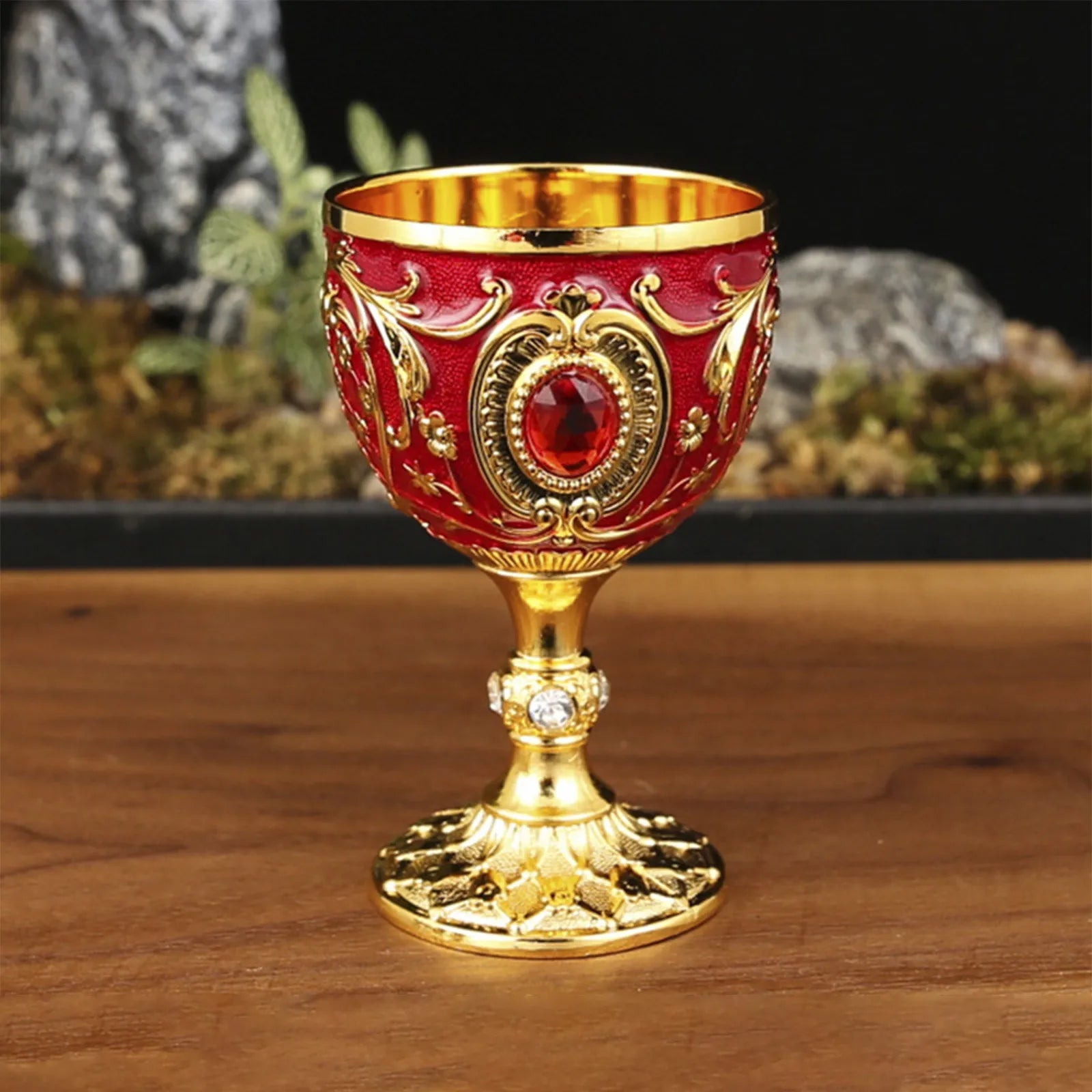 Elegant Retro Metal Wine Cup - Embossed Whiskey & Red Wine Glass